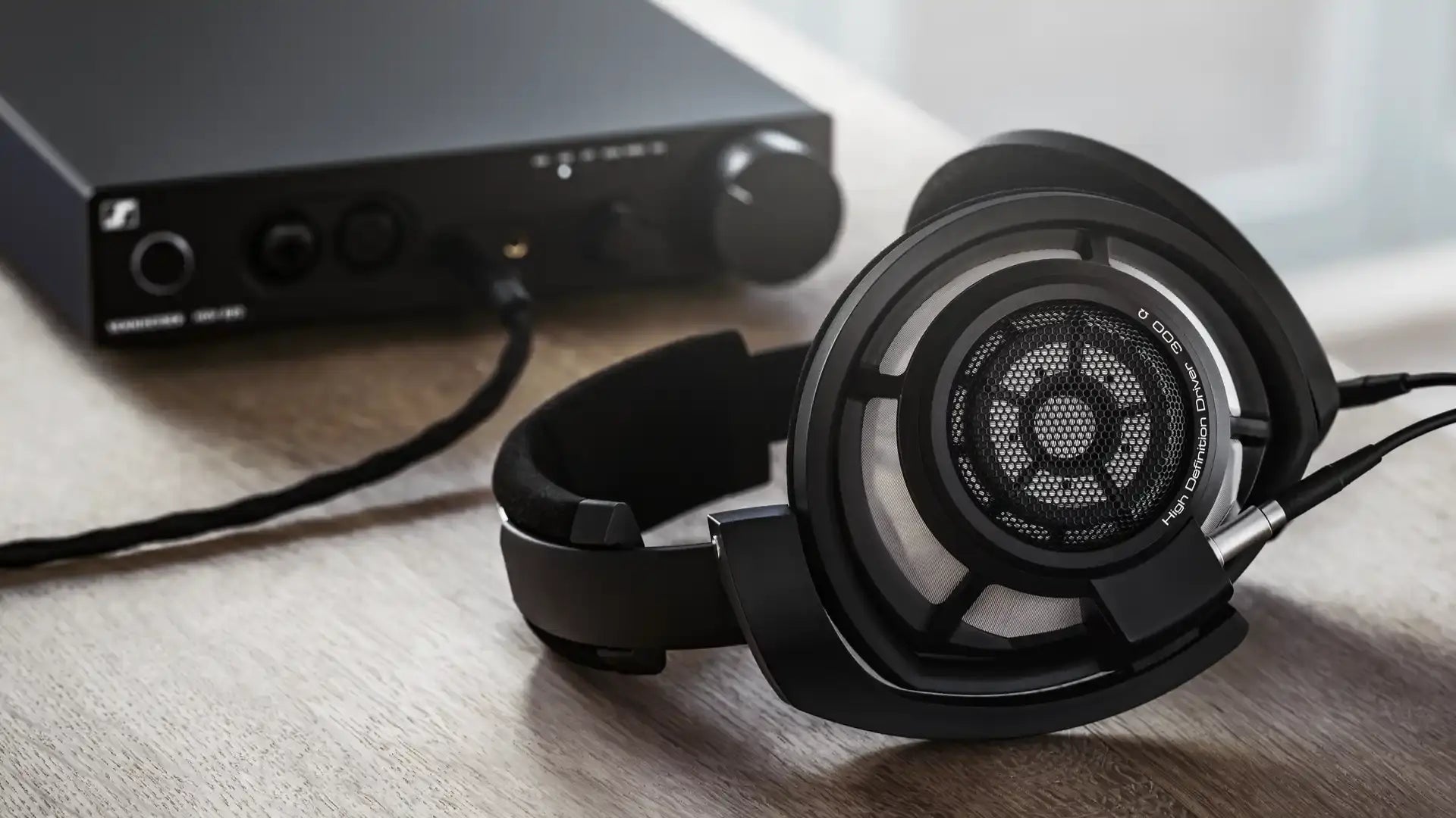 الاستماع في المنزل