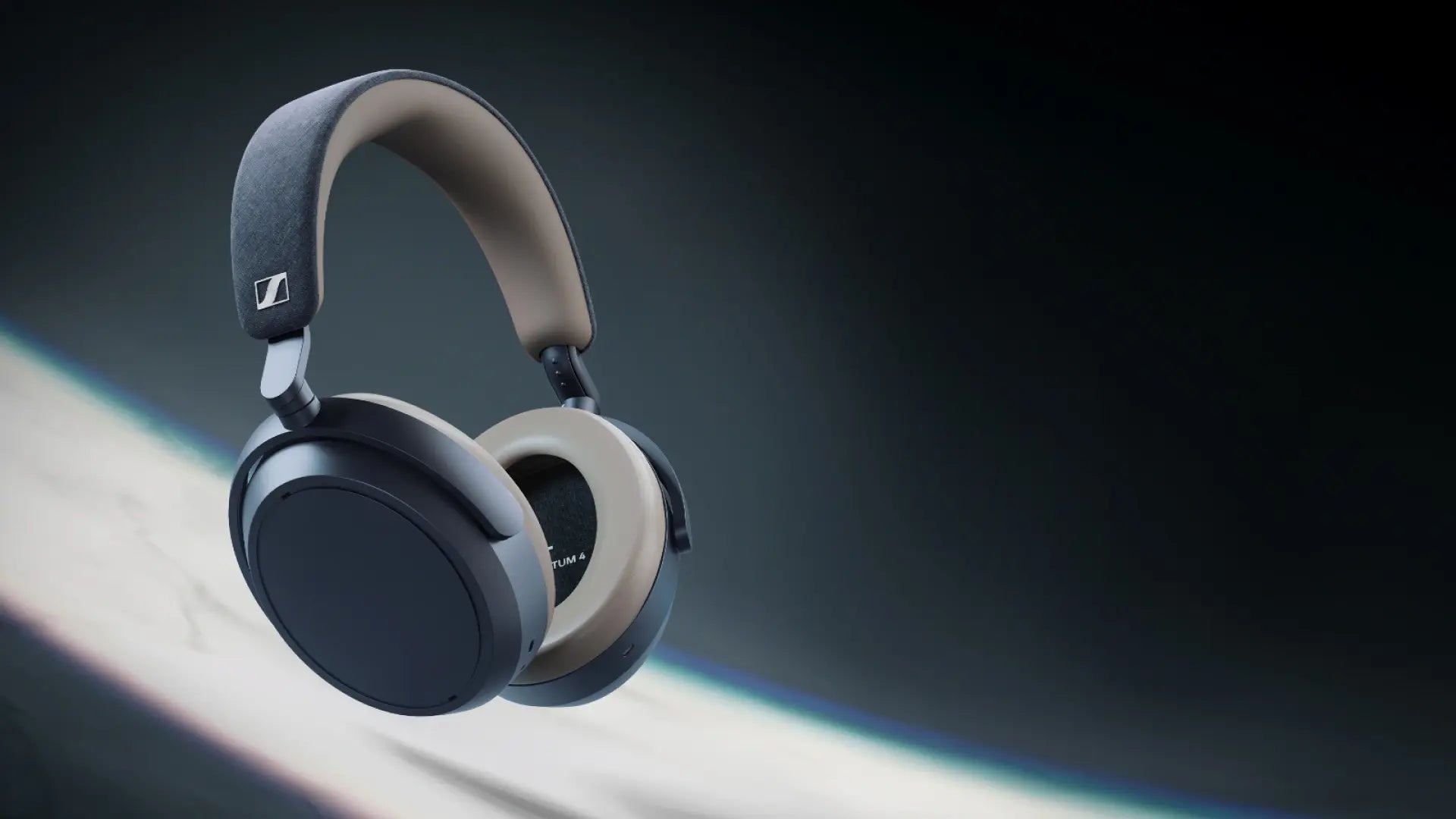  MOMENTUM 4 Denim للكمبيوتر المكتبي